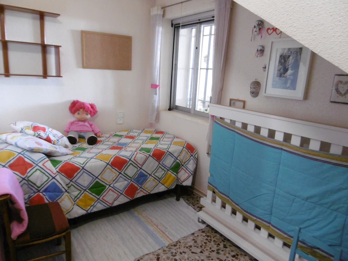 5 bedroom Finca/Country House for sale in Yecla - € 350,000 (Ref: 8935923)