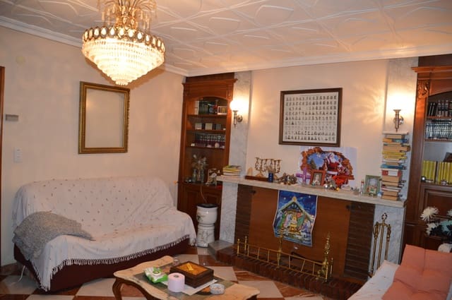 4 bedroom Townhouse for sale in Pinoso - € 290,000 (Ref: 8935928)