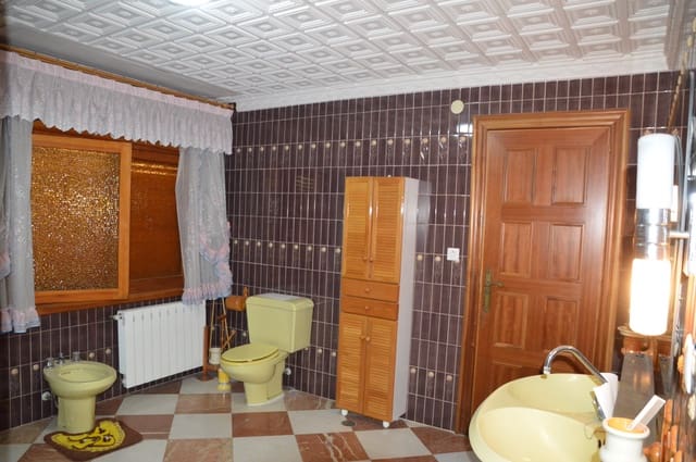 4 bedroom Townhouse for sale in Pinoso - € 290,000 (Ref: 8935928)