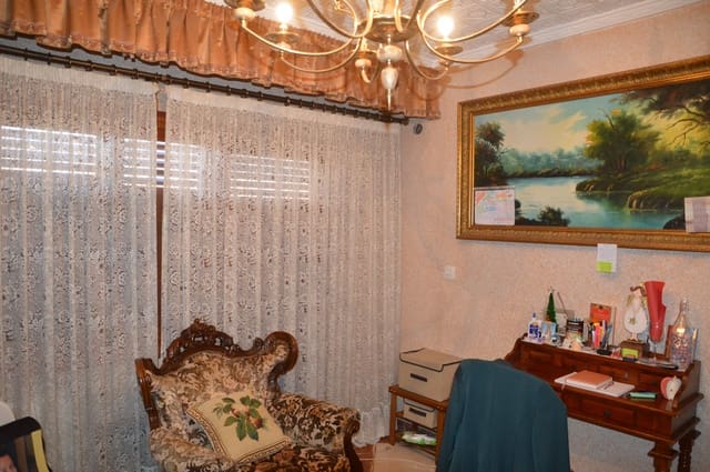 4 bedroom Townhouse for sale in Pinoso - € 290,000 (Ref: 8935928)