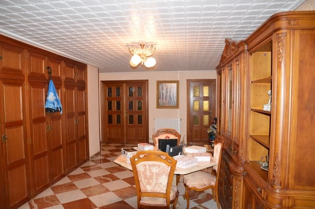 4 bedroom Townhouse for sale in Pinoso - € 290,000 (Ref: 8935928)