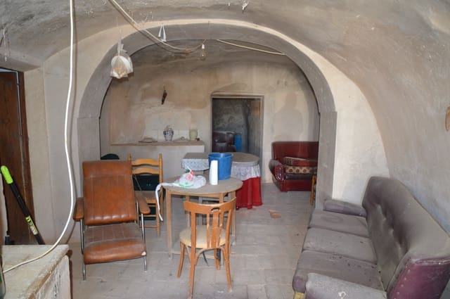 3 bedroom Cave House for sale in Raspay, Yecla - € 78,000 (Ref: 8935940)