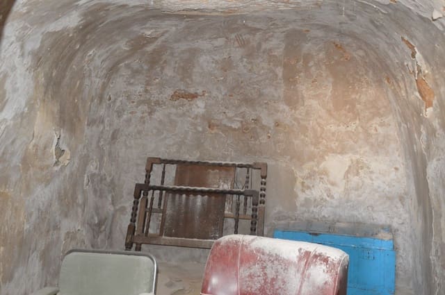 3 bedroom Cave House for sale in Raspay, Yecla - € 78,000 (Ref: 8935940)