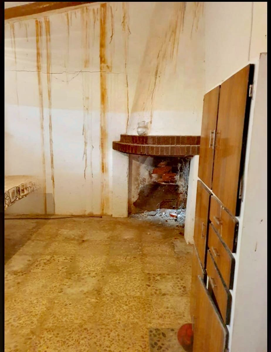 3 bedroom Finca/Country House for sale in Jumilla - € 39,900 (Ref: 8935963)