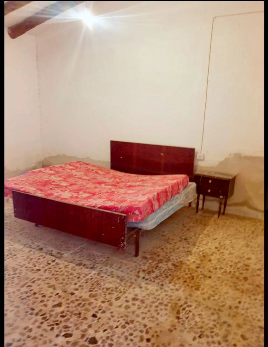 3 bedroom Finca/Country House for sale in Jumilla - € 39,900 (Ref: 8935963)