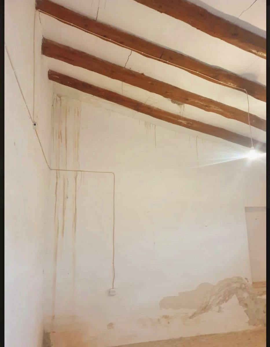 3 bedroom Finca/Country House for sale in Jumilla - € 39,900 (Ref: 8935963)