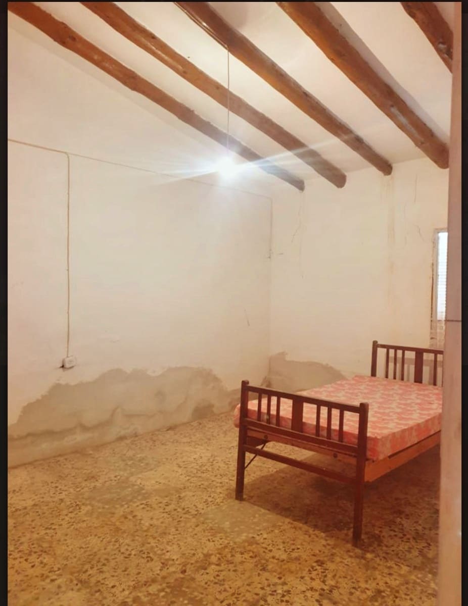 3 bedroom Finca/Country House for sale in Jumilla - € 39,900 (Ref: 8935963)