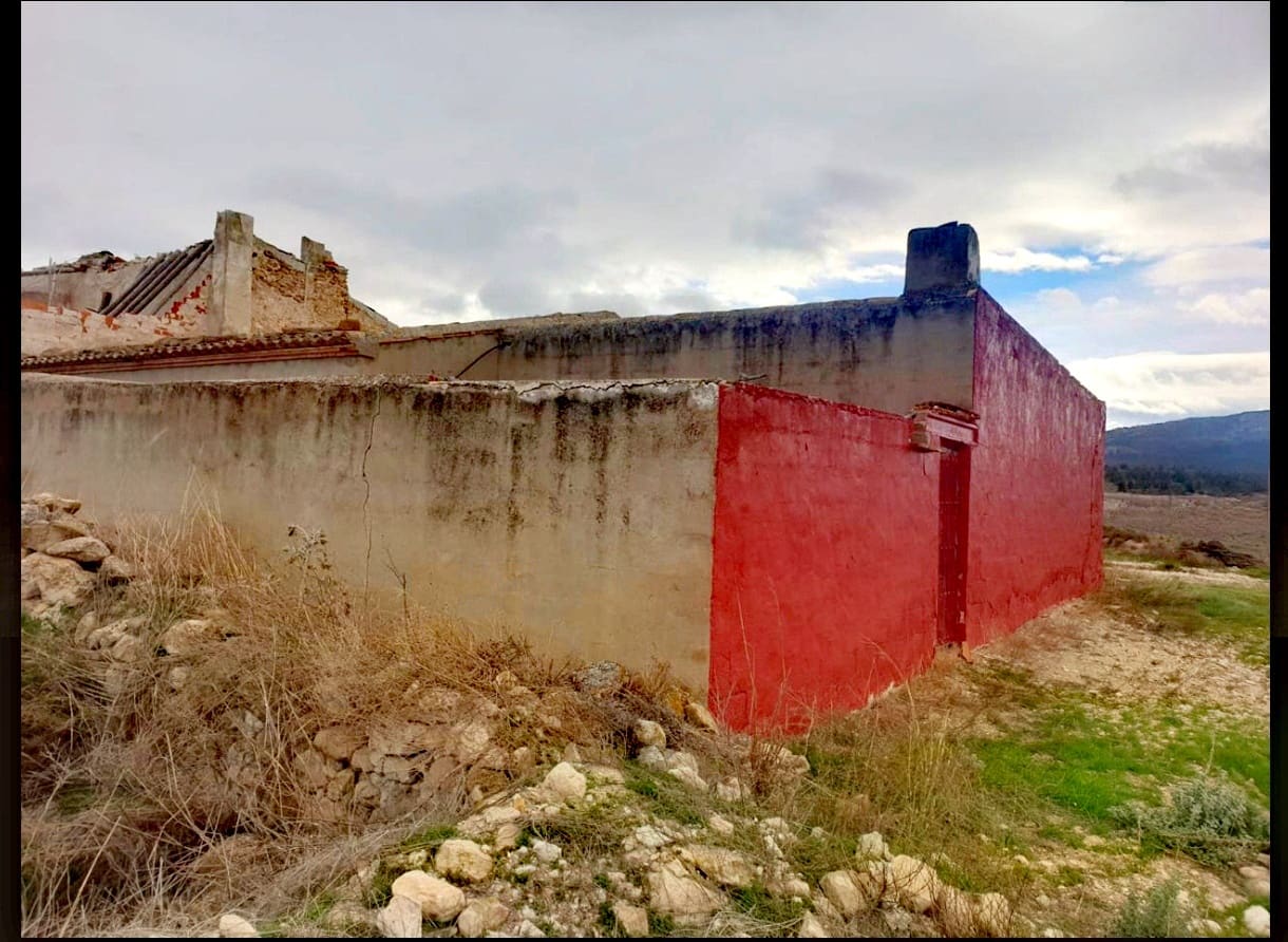 3 bedroom Finca/Country House for sale in Jumilla - € 39,900 (Ref: 8935963)