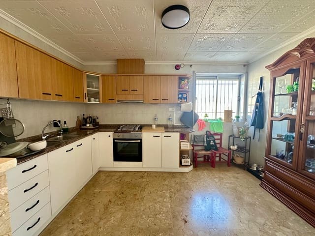 5 sypialnia Willa na sprzedaż w Torre del Rico, Jumilla z basenem garażem - 349 995 € (Ref: 8945581)