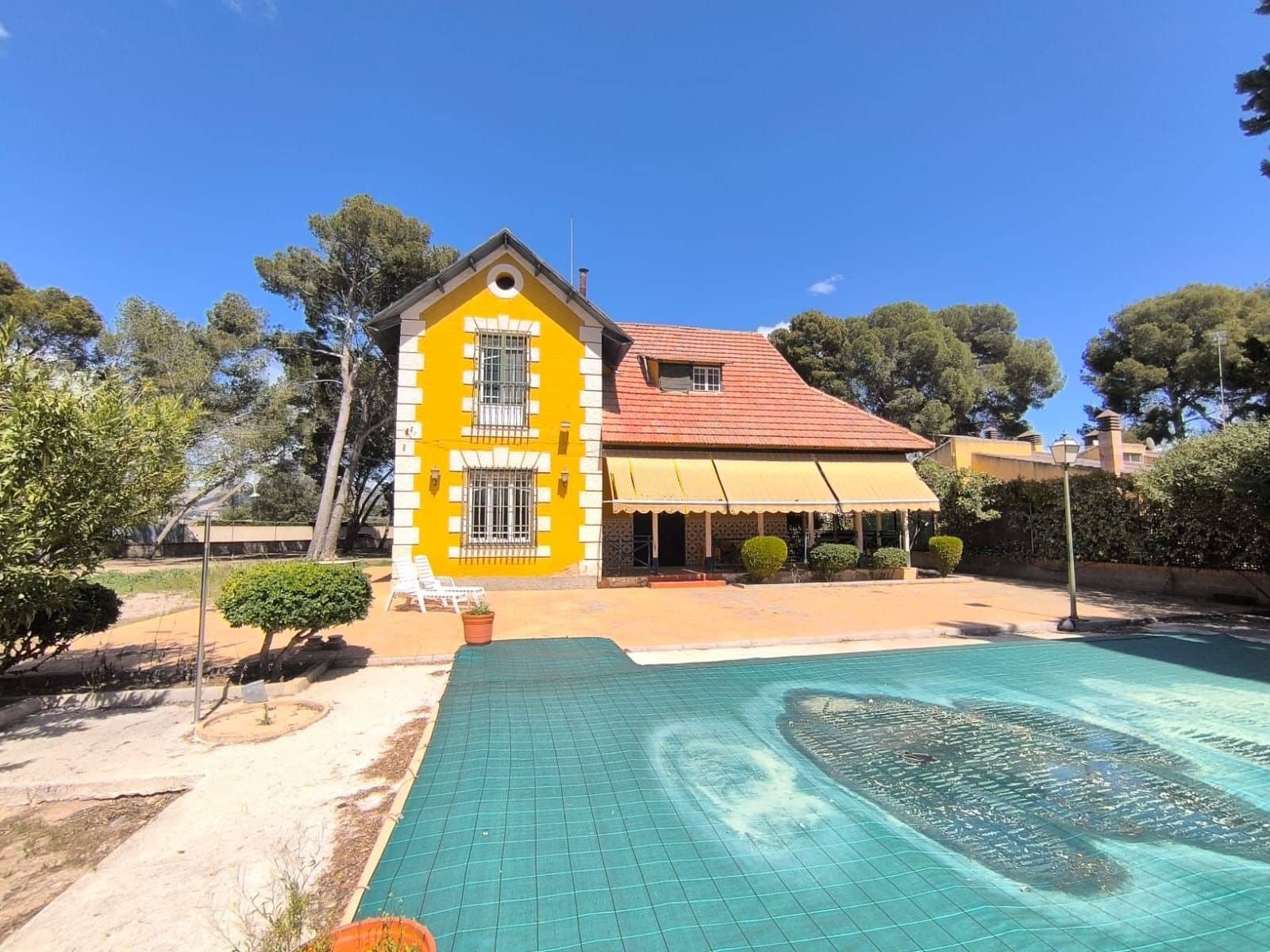 7 bedroom Villa for sale in Yecla with pool garage - € 450,000 (Ref: 8947013)