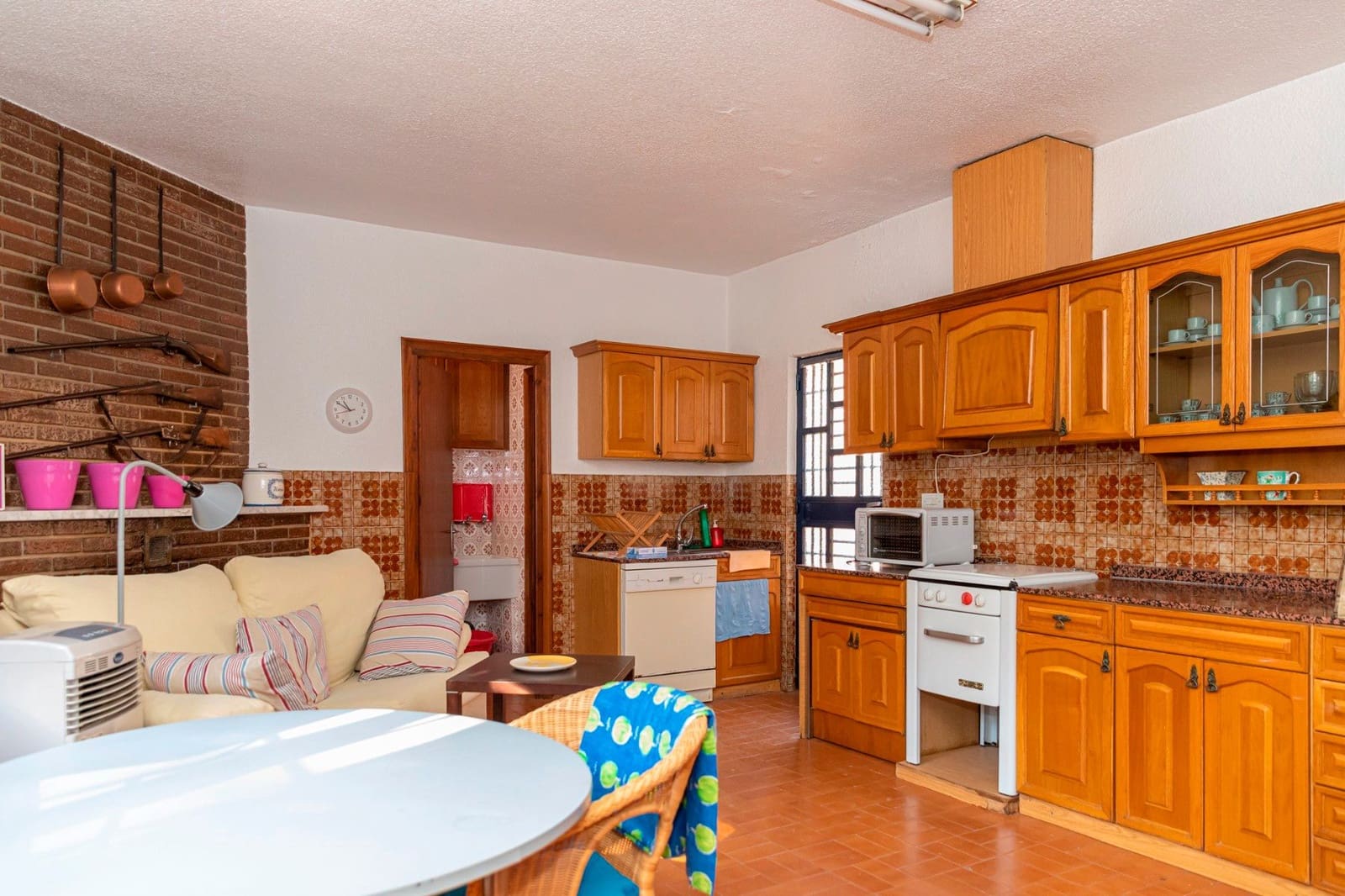 7 bedroom Villa for sale in Yecla with pool garage - € 450,000 (Ref: 8947013)