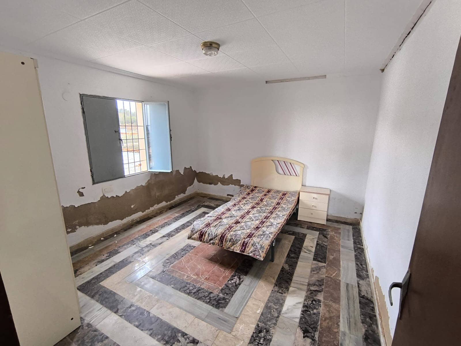 2 soveværelse Finca/Landehus til salg i La Romana med swimmingpool - € 99.990 (Ref: 8947033)