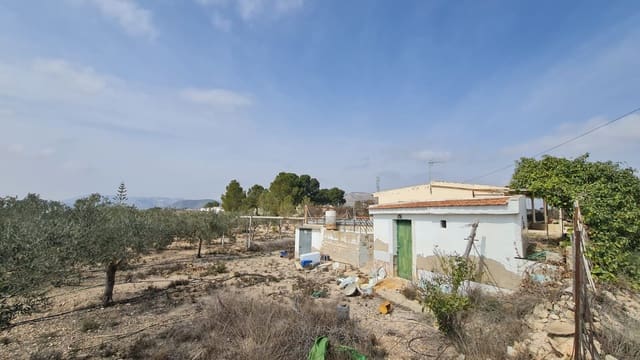 2 soveværelse Finca/Landehus til salg i La Romana med swimmingpool - € 104.990 (Ref: 8947033)
