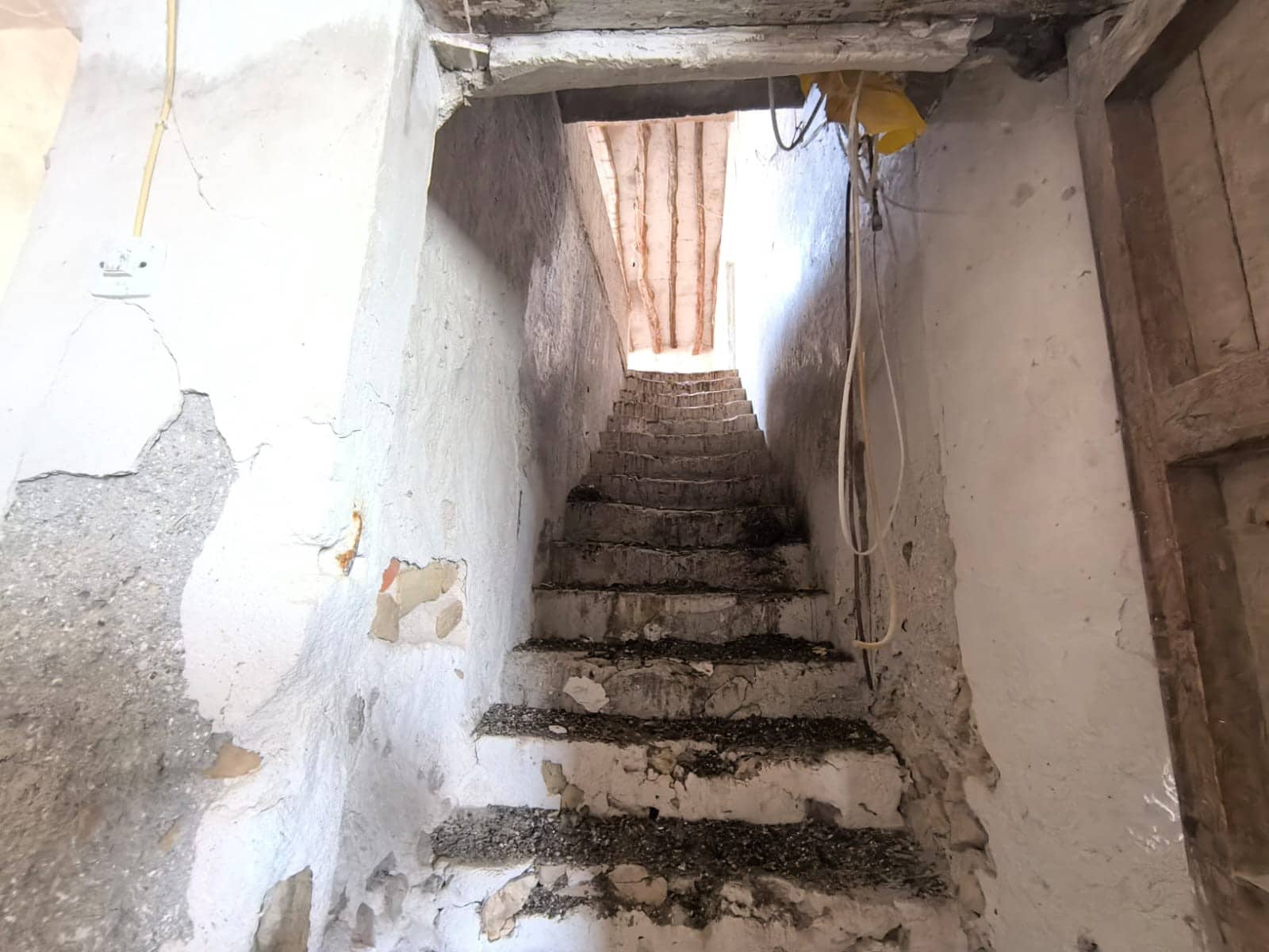 8 soveværelse Finca/Landehus til salg i Jumilla med garage - € 64.990 (Ref: 8947035)