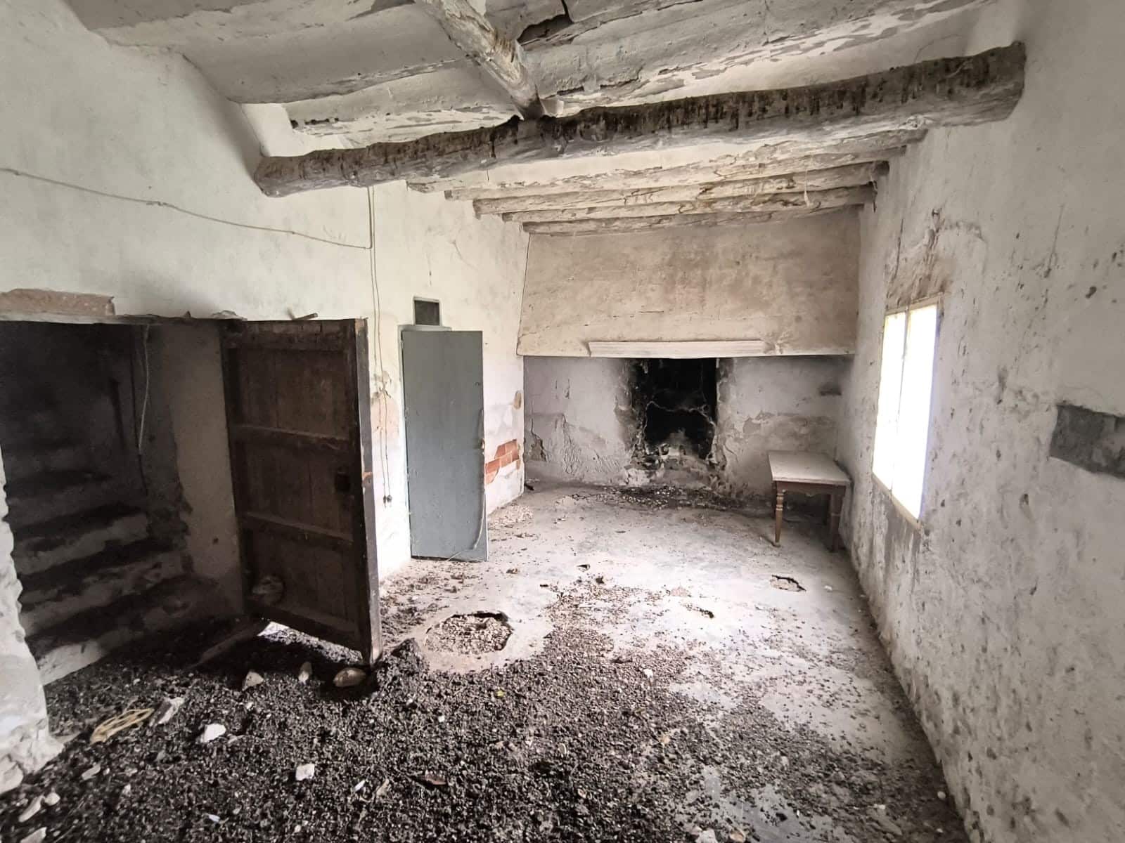 8 soveværelse Finca/Landehus til salg i Jumilla med garage - € 64.990 (Ref: 8947035)