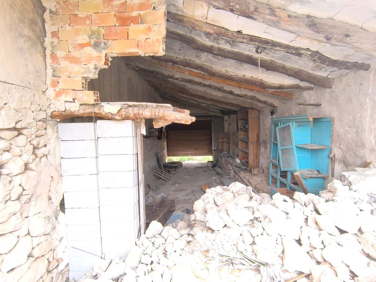 8 bedroom Finca/Country House for sale in Jumilla with garage - € 64,990 (Ref: 8947035)