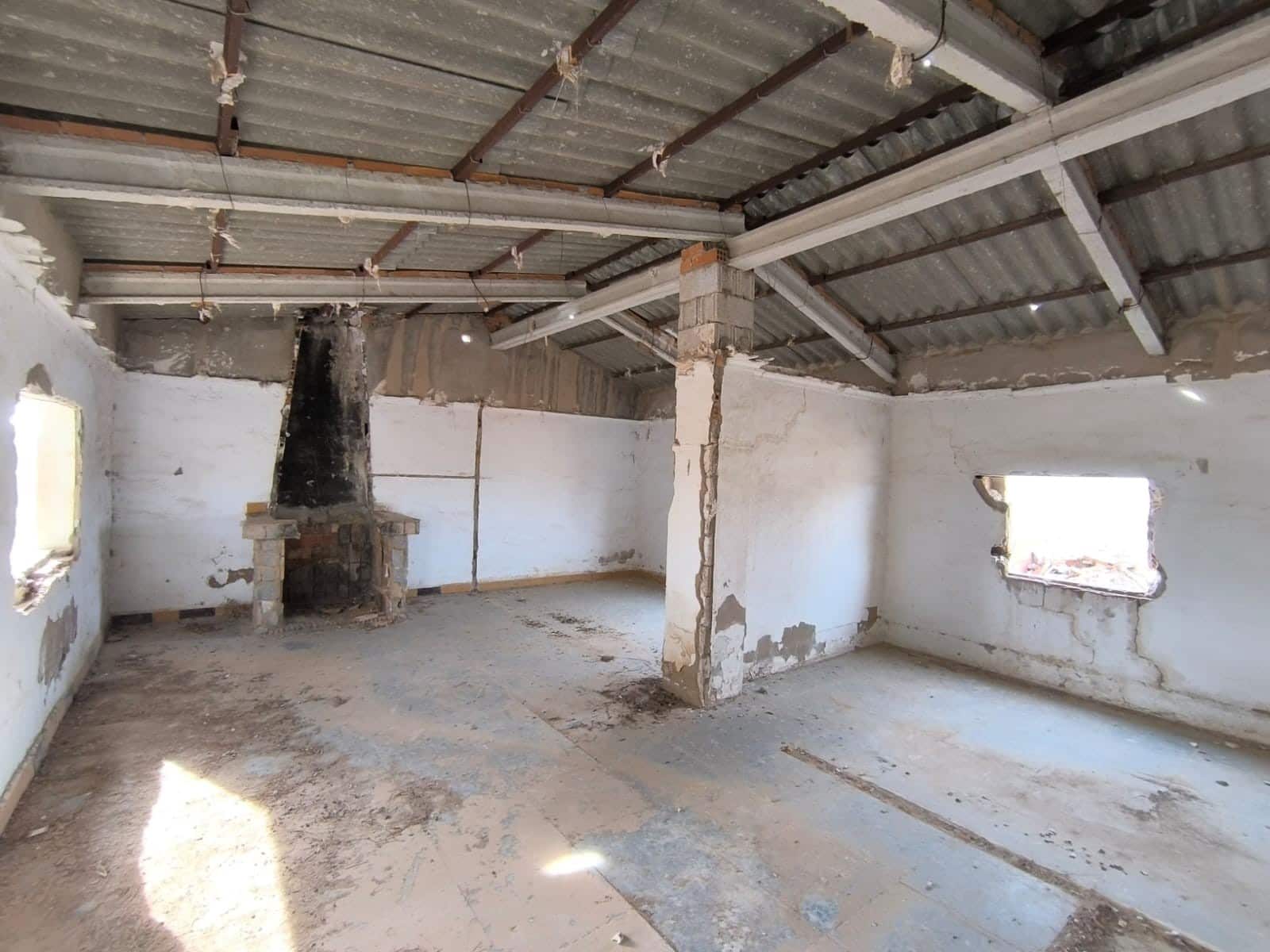 2 soveværelse Finca/Landehus til salg i Villena med swimmingpool - € 62.995 (Ref: 8947038)