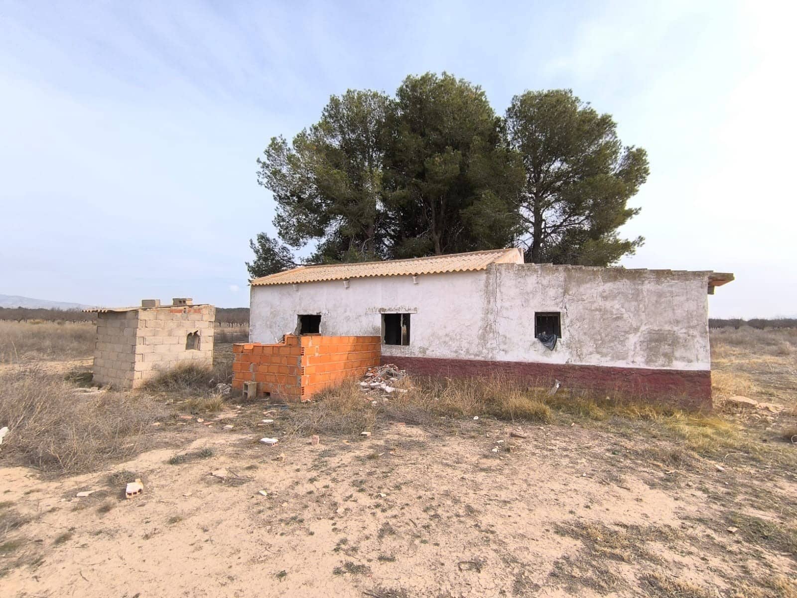 2 soveværelse Finca/Landehus til salg i Villena med swimmingpool - € 62.995 (Ref: 8947038)