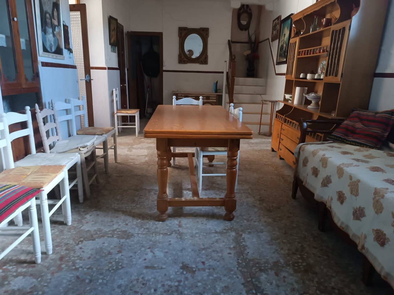 6 bedroom Finca/Country House for sale in Yecla - € 79,000 (Ref: 8951202)