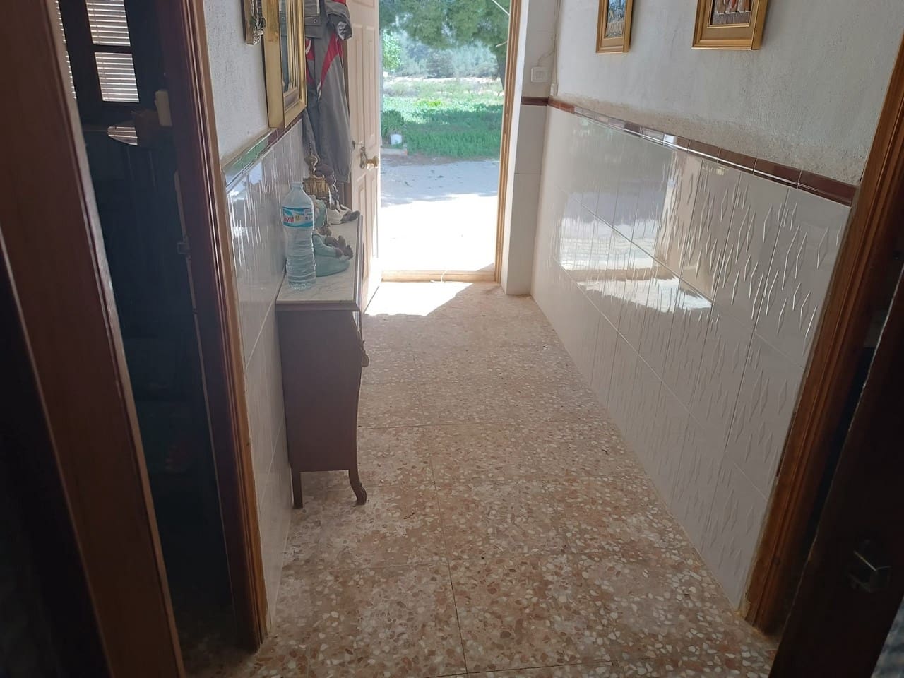 6 bedroom Finca/Country House for sale in Yecla - € 79,000 (Ref: 8951202)