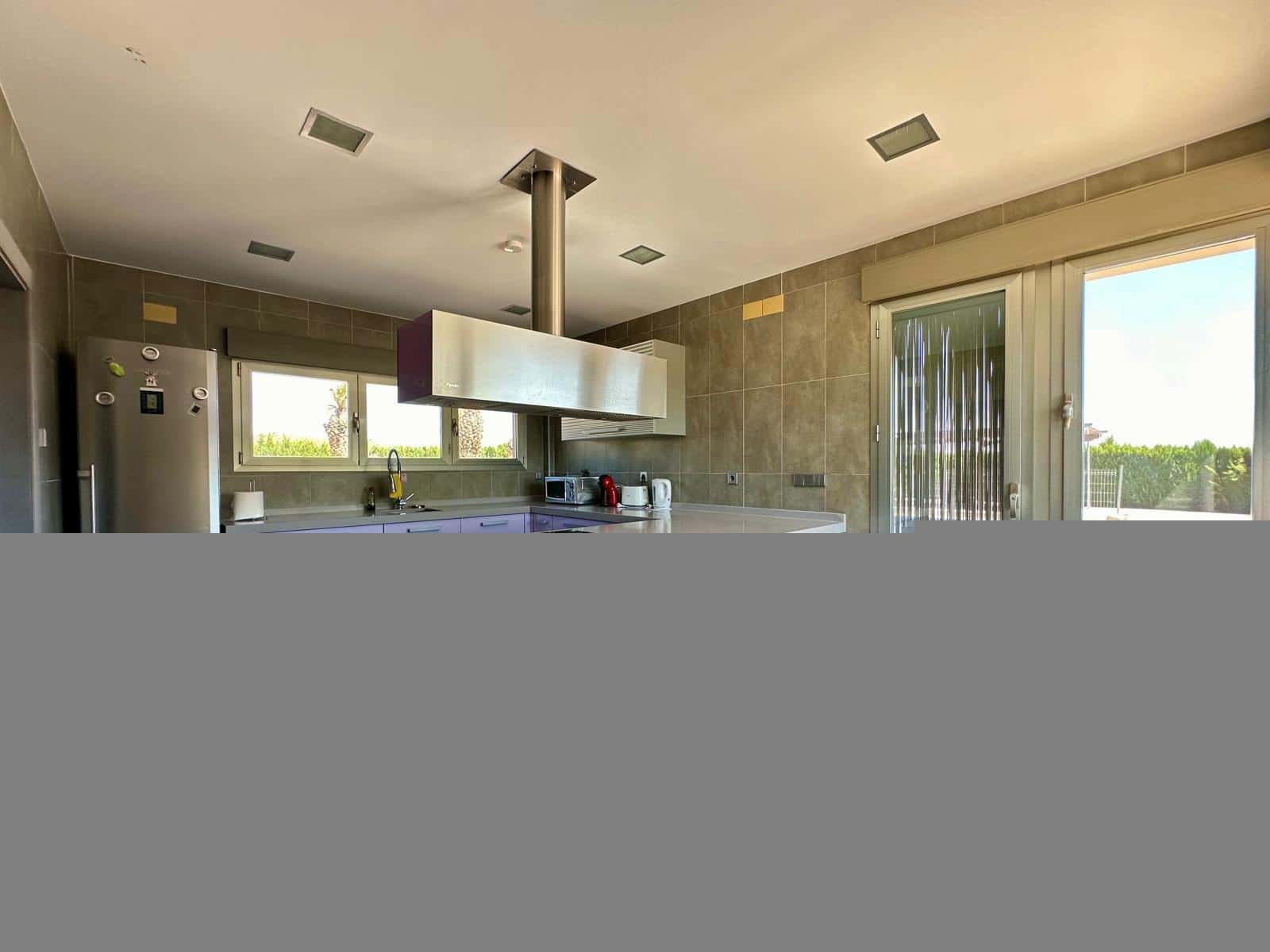 5 soverom Villa til salgs i Yecla med svømmebasseng garasje - € 498 000 (Ref: 8981691)