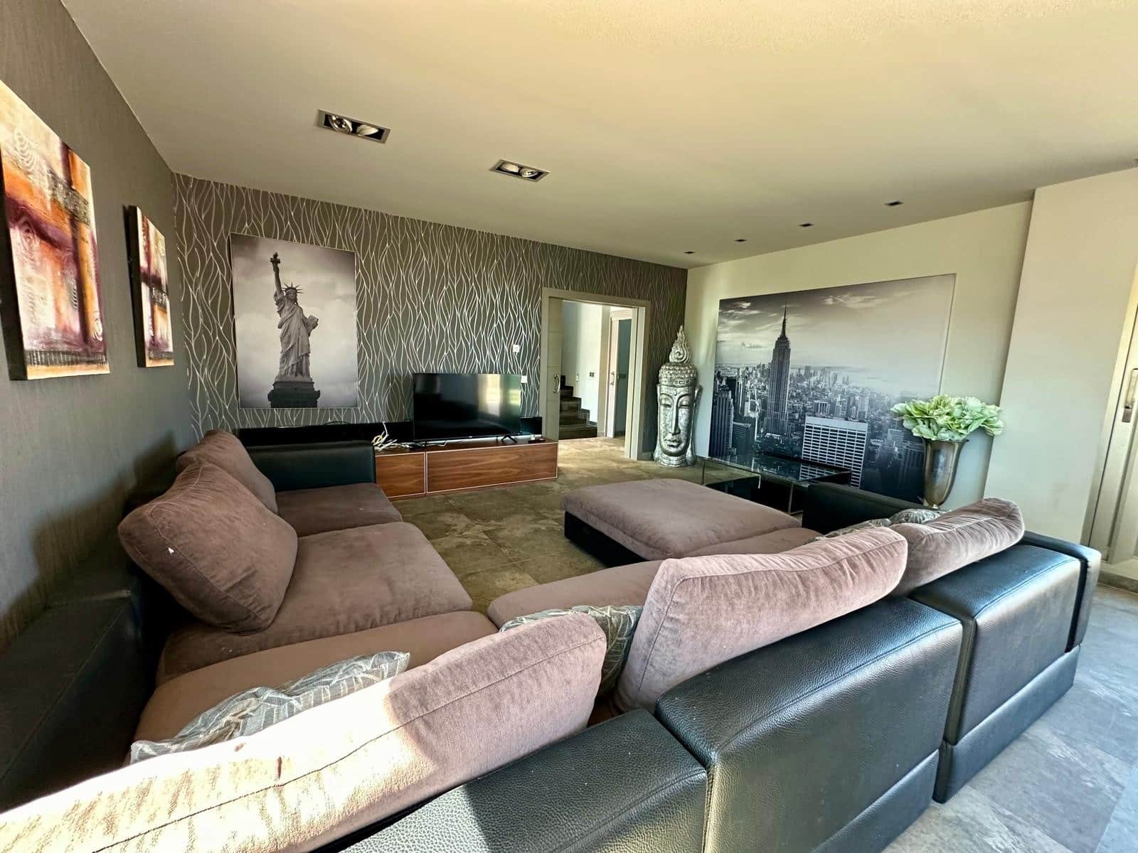 5 soverom Villa til salgs i Yecla med svømmebasseng garasje - € 499 000 (Ref: 8981691)