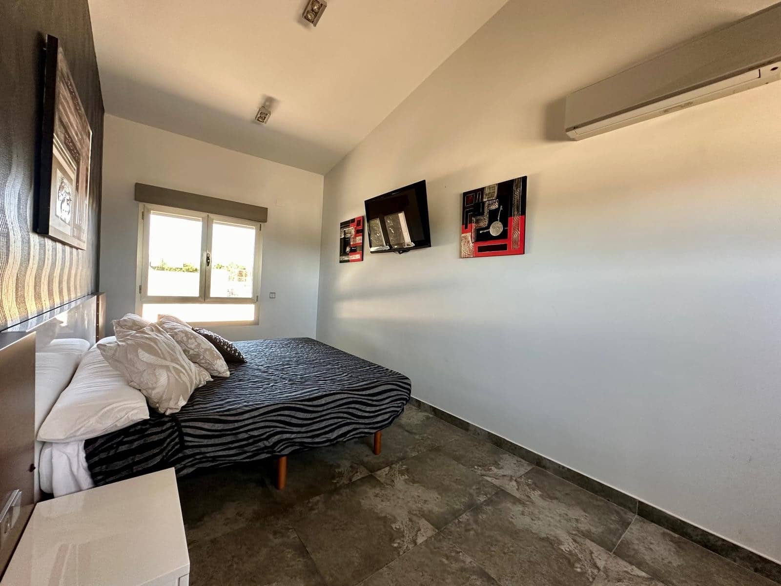 5 soverom Villa til salgs i Yecla med svømmebasseng garasje - € 499 000 (Ref: 8981691)