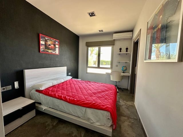 5 soverom Villa til salgs i Yecla med svømmebasseng garasje - € 499 000 (Ref: 8981691)