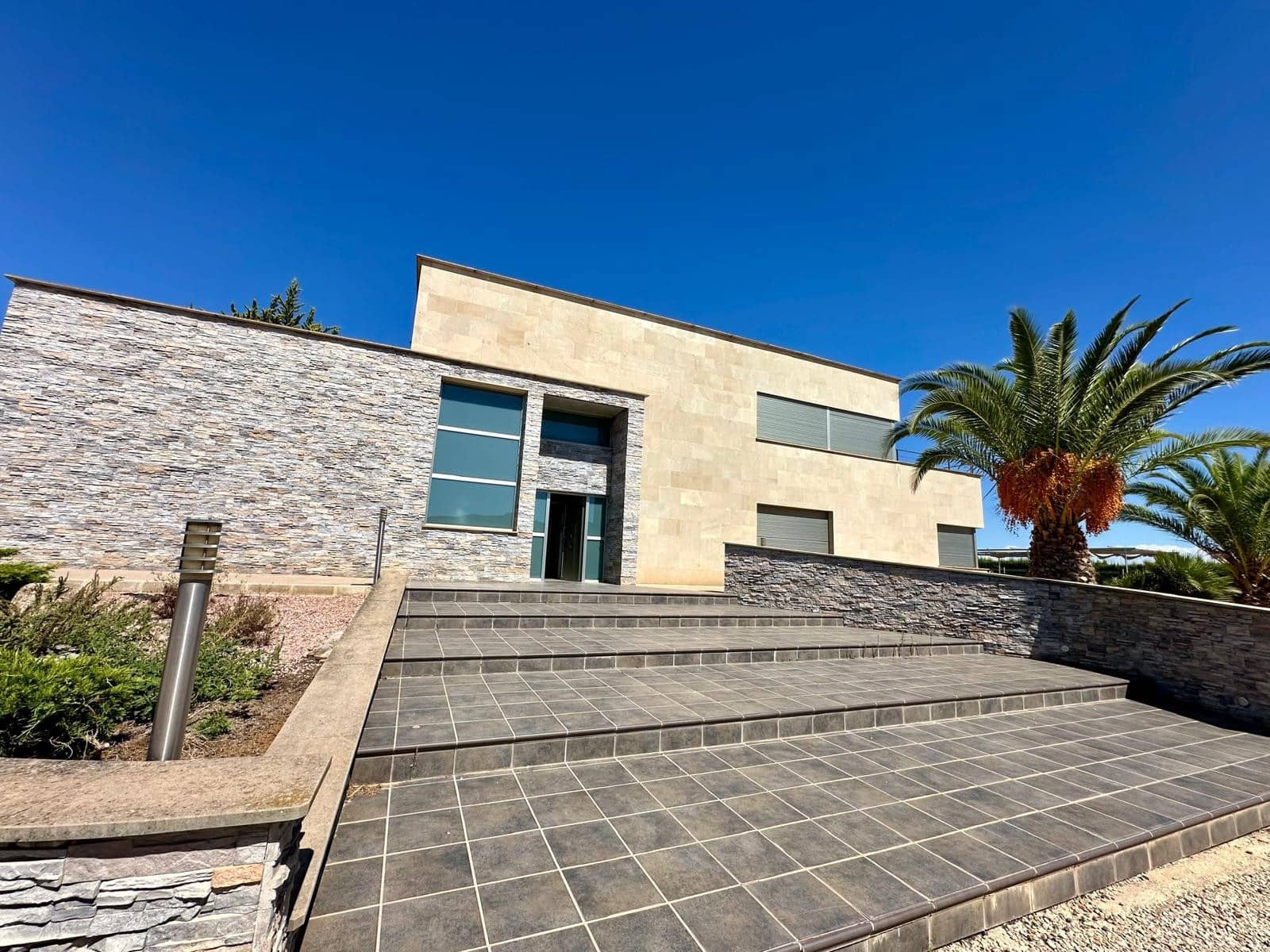 5 soverom Villa til salgs i Yecla med svømmebasseng garasje - € 499 000 (Ref: 8981691)