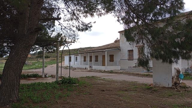 4 soveværelse Finca/Landehus til salg i Yecla med garage - € 120.000 (Ref: 8996388)