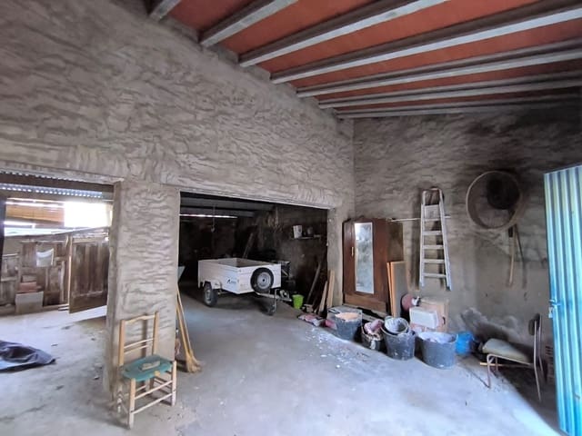 7 bedroom Townhouse for sale in Raspay, Yecla with garage - € 99,990 (Ref: 9008404)