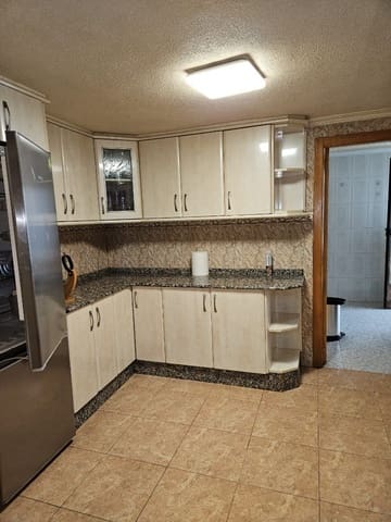 5 bedroom Townhouse for sale in Monóvar / Monóver - € 140,000 (Ref: 9027163)