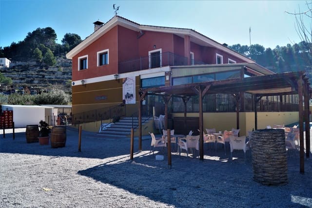 4 soveværelse Villa til salg i Petrel / Petrer med swimmingpool garage - € 479.995 (Ref: 9034130)