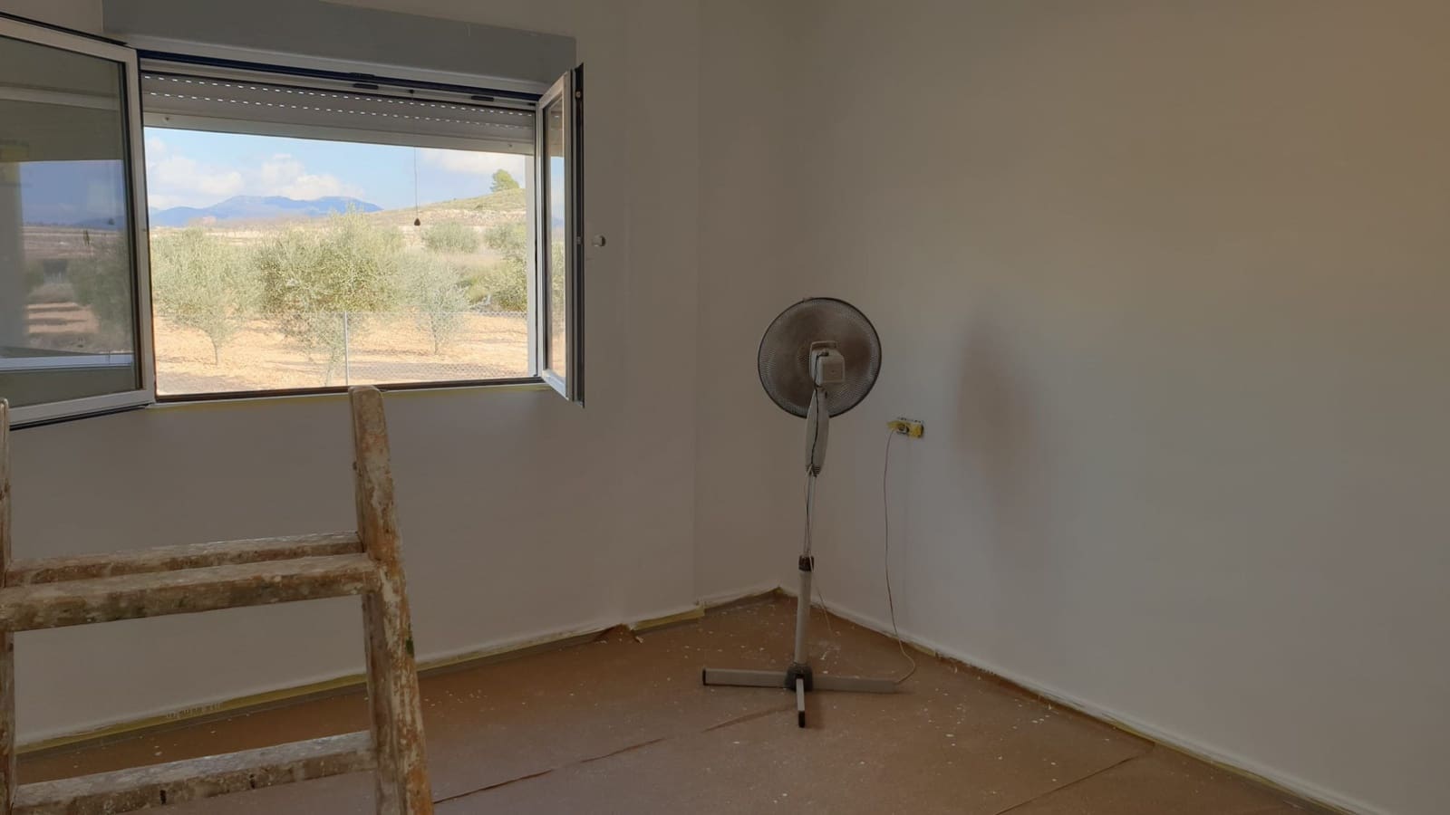 3 soveværelse Villa til salg i Pinoso med swimmingpool - € 309.995 (Ref: 9069195)