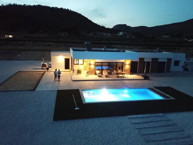 3 bedroom Villa for sale in Pinoso with pool - € 360,000 (Ref: 9072710)