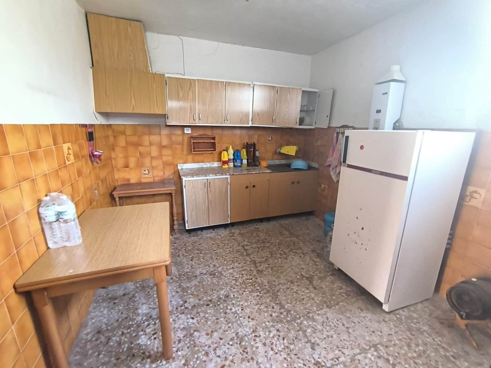 10 slaapkamer Finca/Landhuis te koop in Yecla met garage - € 199.000 (Ref: 9075644)