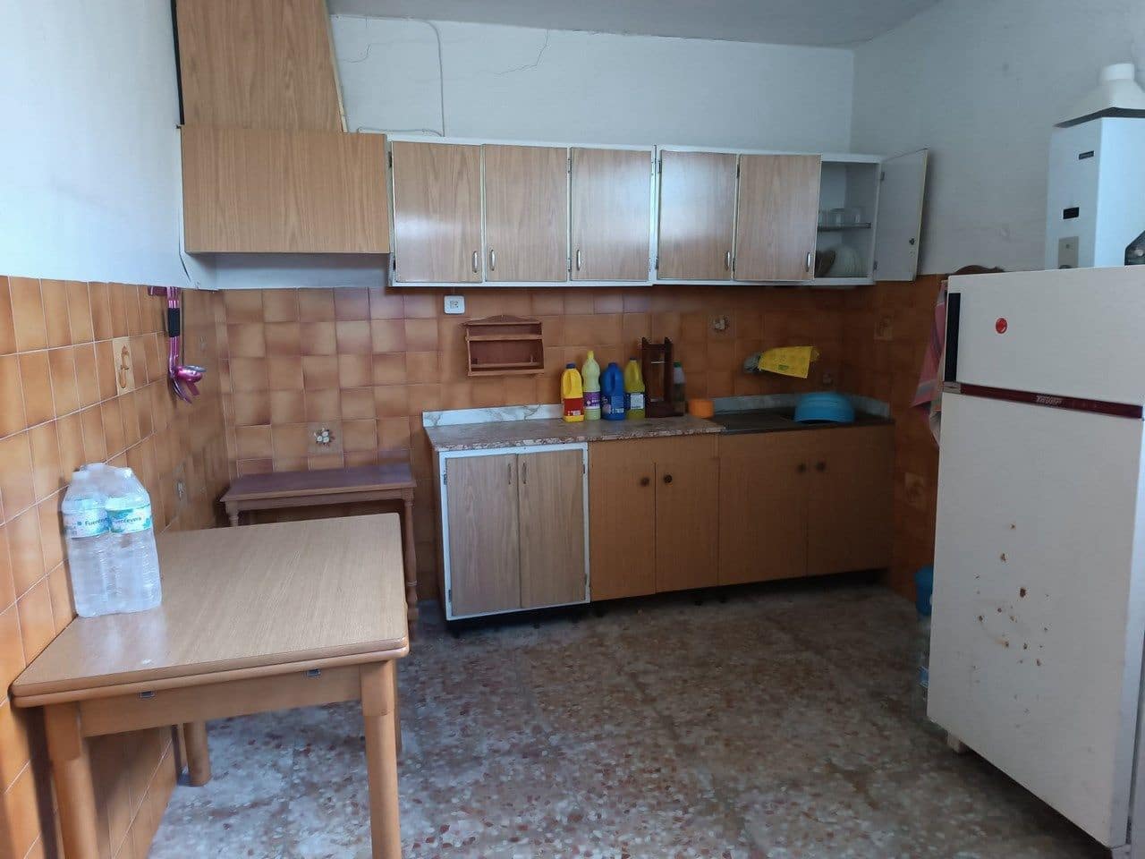 10 bedroom Finca/Country House for sale in Yecla with garage - € 199,000 (Ref: 9075644)