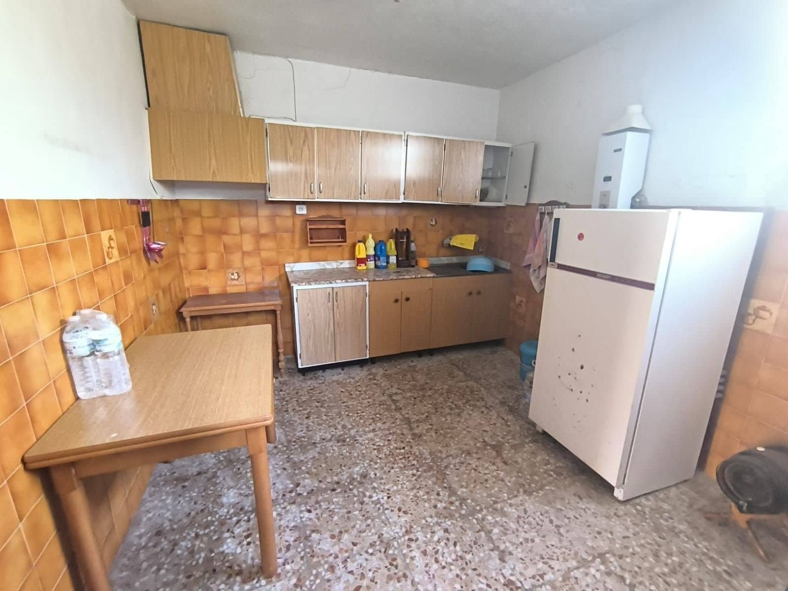 10 bedroom Finca/Country House for sale in Yecla with garage - € 199,000 (Ref: 9075644)