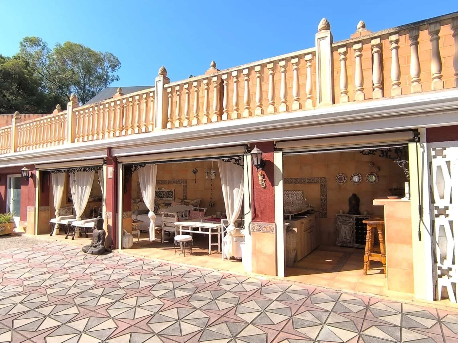 10 makuuhuone Huvila myytävänä paikassa Monovar / Monover mukana 
autotalli - 624 995 € (Ref: 9103562)