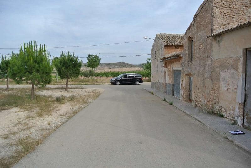 Ruin til salg i Pinoso - € 34.995 (Ref: 9105157)