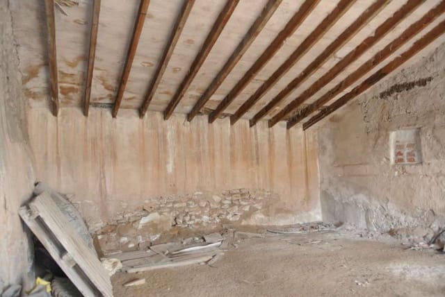 Ruin for sale in Pinoso - € 34,995 (Ref: 9105157)