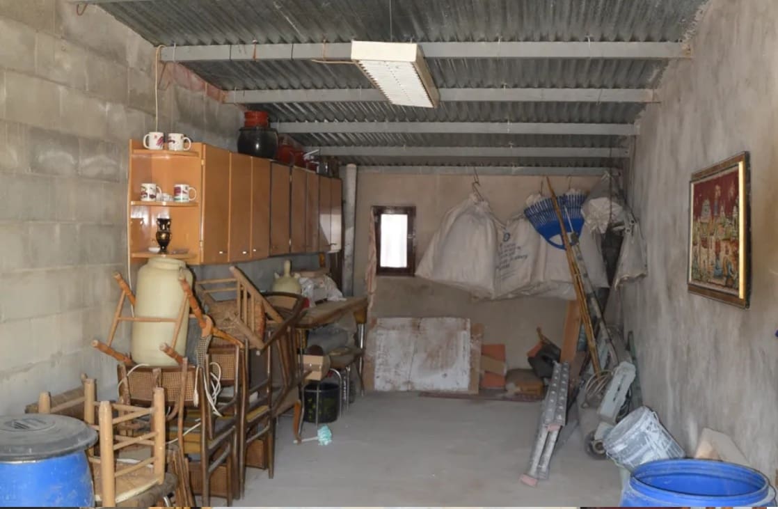 4 soveværelse Finca/Landehus til salg i Villena med garage - € 99.900 (Ref: 9118410)