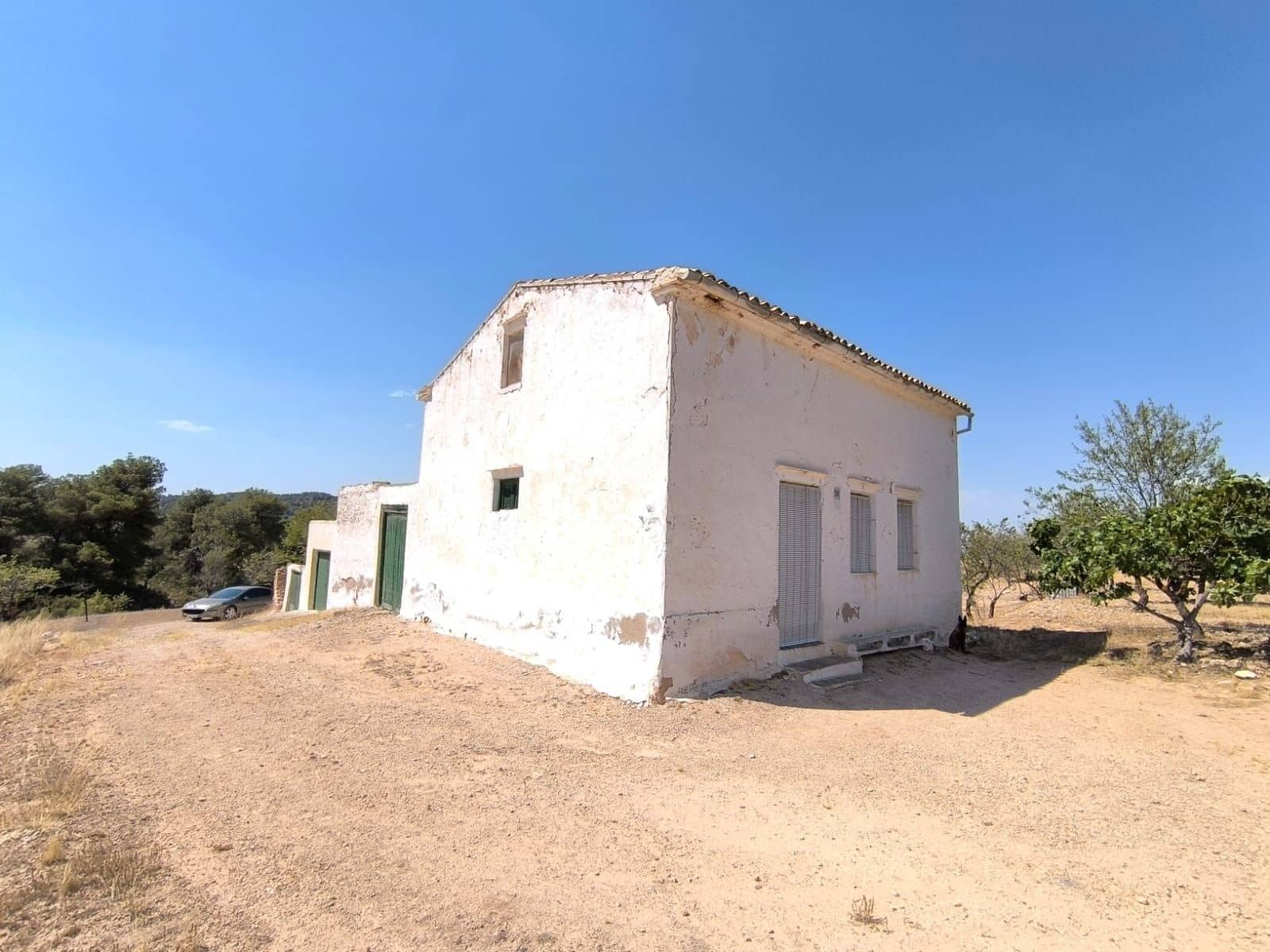 4 bedroom Finca/Country House for sale in Villena with garage - € 110,000 (Ref: 9118410)