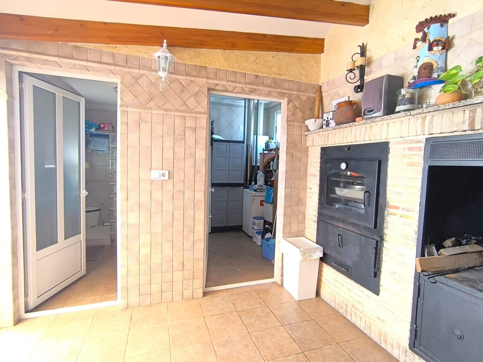 6 sypialnia Willa na sprzedaż w Yecla z basenem - 399 000 € (Ref: 9126192)