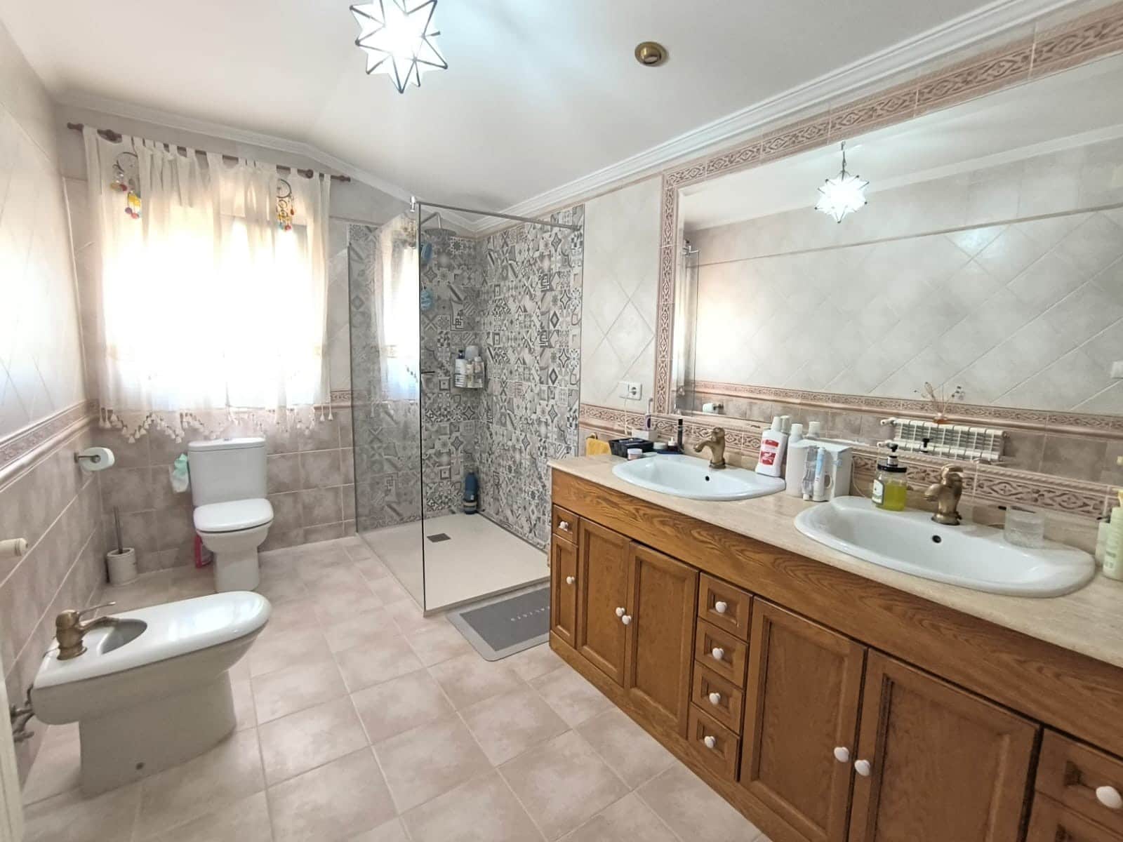 6 sypialnia Willa na sprzedaż w Yecla z basenem - 399 000 € (Ref: 9126192)