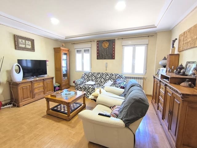 6 makuuhuone Huvila myytävänä paikassa Yecla mukana uima-altaan - 399 000 € (Ref: 9126192)