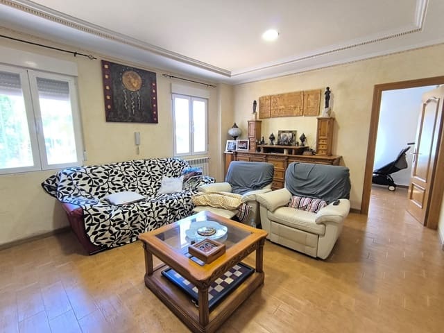 6 makuuhuone Huvila myytävänä paikassa Yecla mukana uima-altaan - 399 000 € (Ref: 9126192)