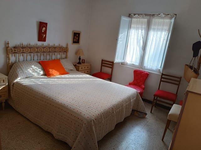 3 chambre Villa/Maison à vendre à Yecla avec piscine garage - 159 000 € (Ref: 9126362)