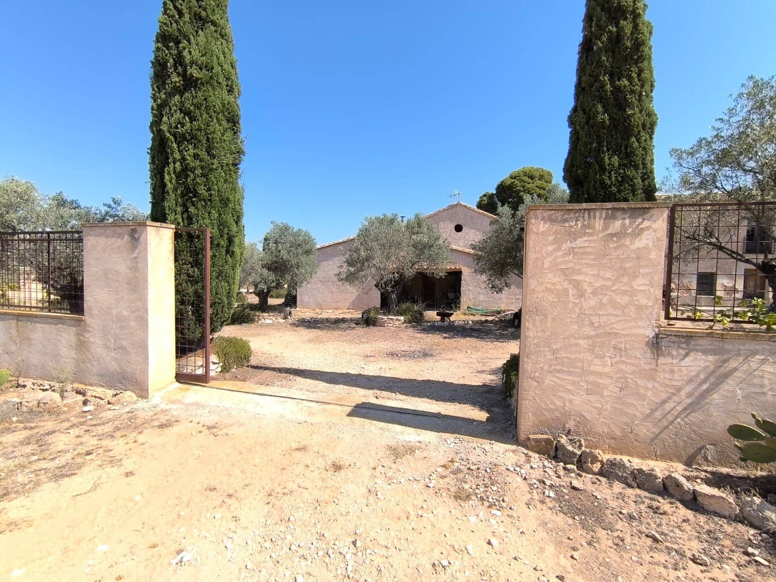 6 soverom Finca/Herregård til salgs i Villena med garasje - € 599 995 (Ref: 9129213)