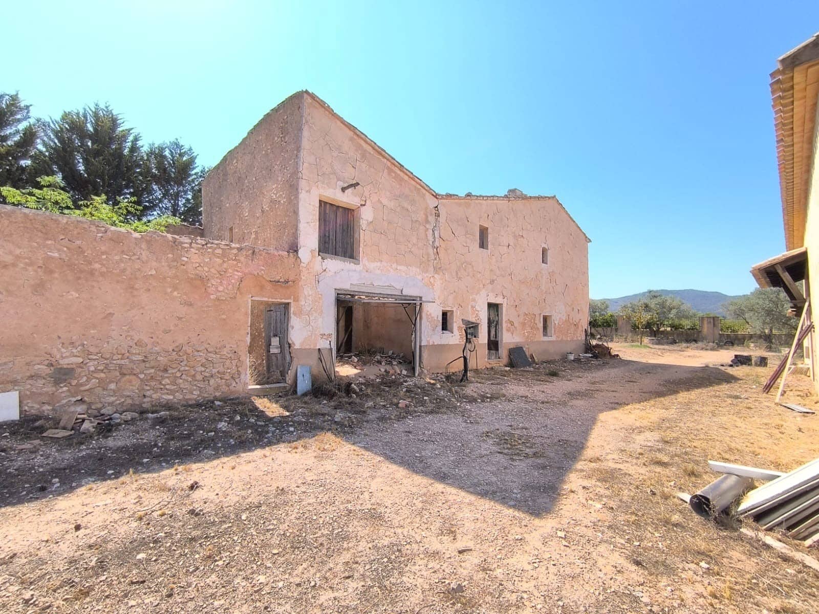 6 bedroom Finca/Country House for sale in Villena with garage - € 599,995 (Ref: 9129213)